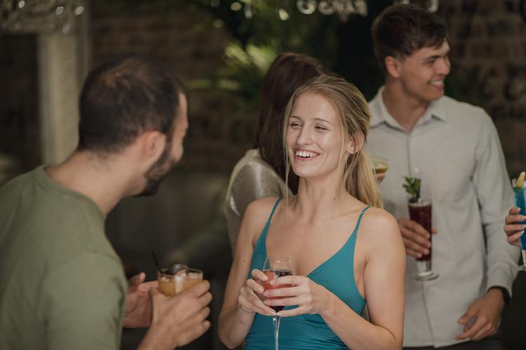 What to Do If You’re Overwhelmed by Dating Choices Online - Strategies to Manage Overwhelming Choices